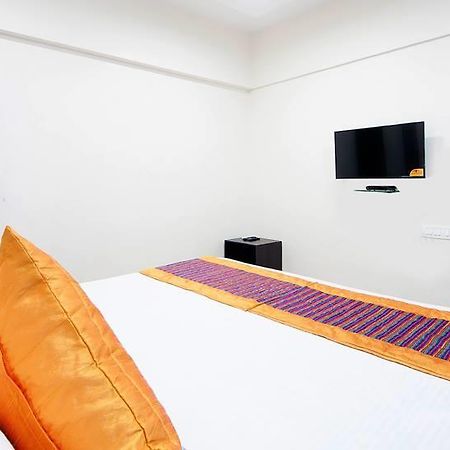 נאווי מומבאי Asian Suites Tulsi Aura מראה חיצוני תמונה